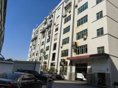 凤岗镇金凤凰工业区红本楼上3200平方精装修，水电齐全对外出