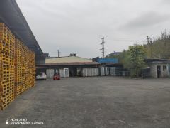 横沥镇独门独院钢构厂房2600平滴水8米，现成精装修办公室